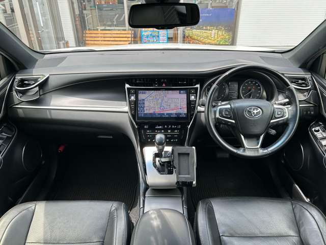 Toyota Harrier 2