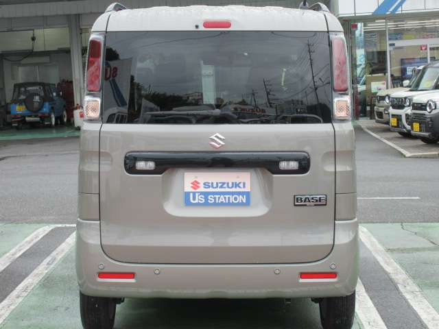 Suzuki Spacia Base 7