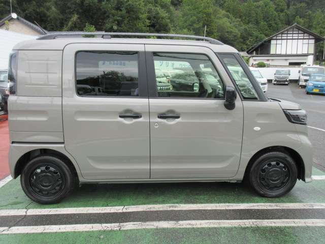 Suzuki Spacia Base 8
