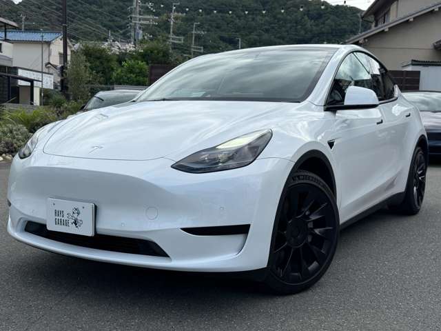 Tesla Model Y 12