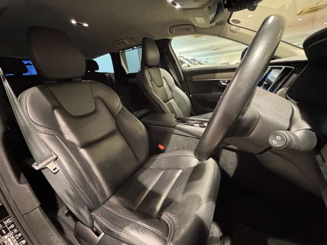 Volvo V90 Cross Country 11