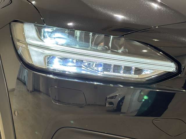 Volvo V90 Cross Country 5