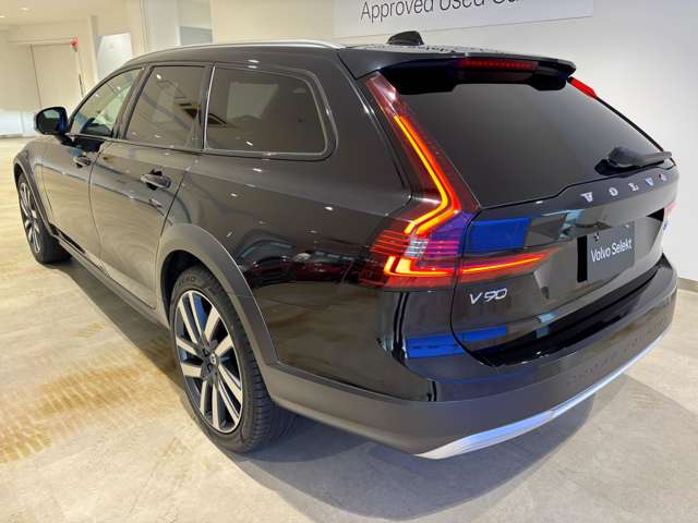 Volvo V90 Cross Country 8