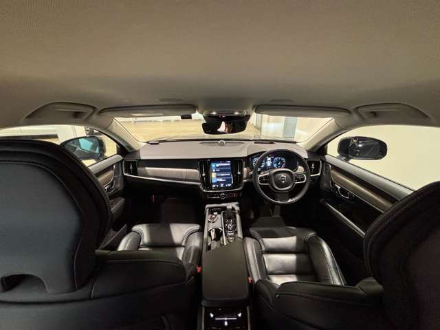 Volvo V90 Cross Country 10