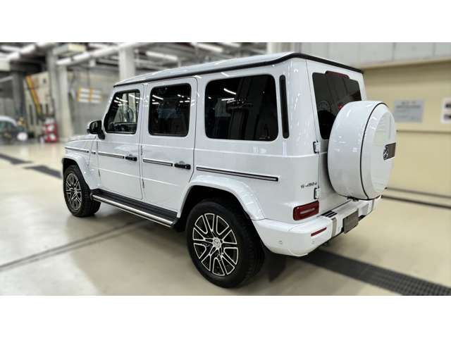 Mercedes-Benz G-Class 8