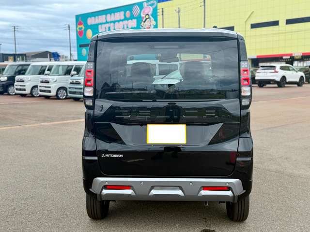 Mitsubishi Delica Mini 8