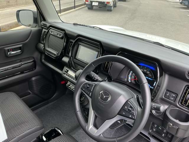 Mazda Flair Crossover 3