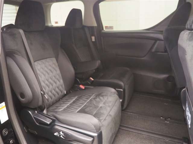 Toyota Vellfire 12