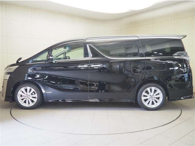 Toyota Vellfire 5