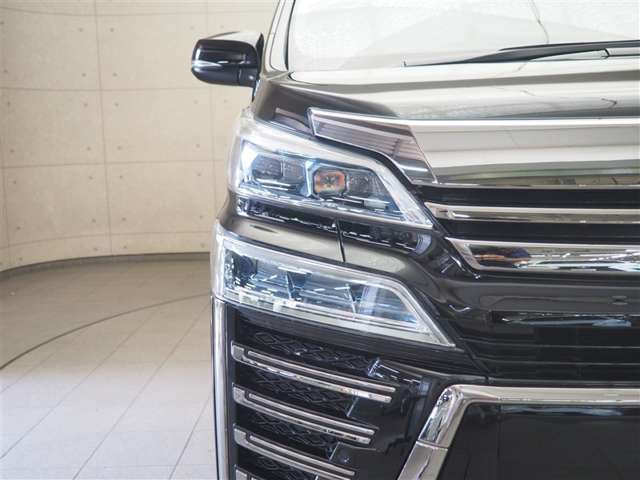 Toyota Vellfire 9