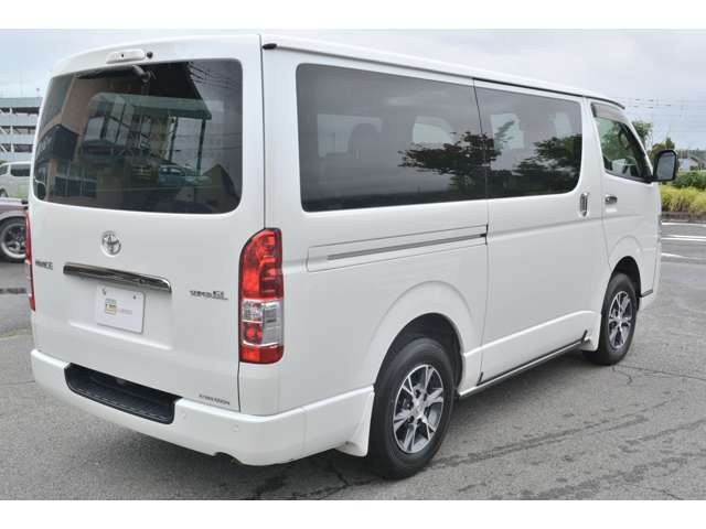 Toyota Hiace Van 9