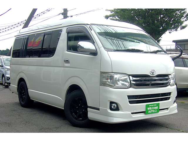 Toyota Hiace Van 3