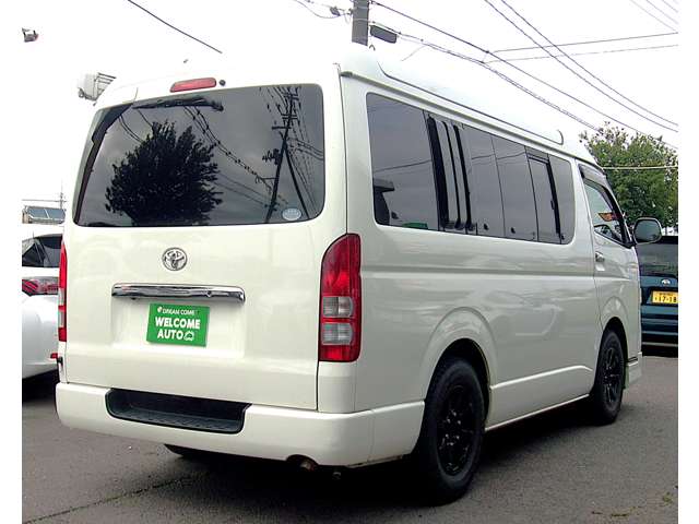 Toyota Hiace Van 5