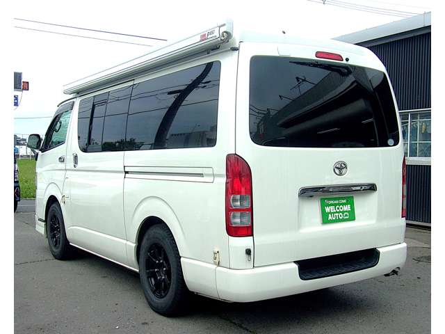 Toyota Hiace Van 7