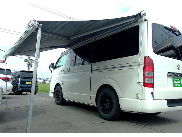 Toyota Hiace Van 9