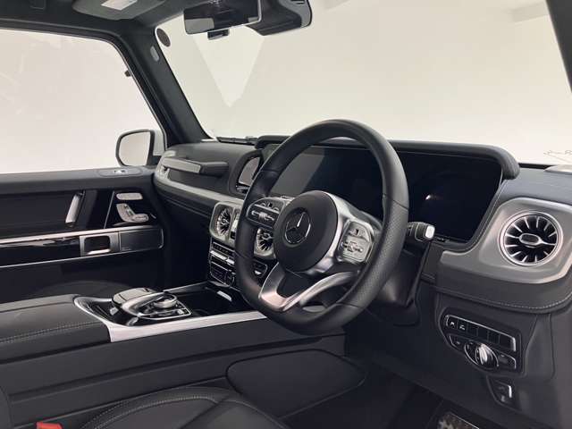 Mercedes-Benz G-Class 2