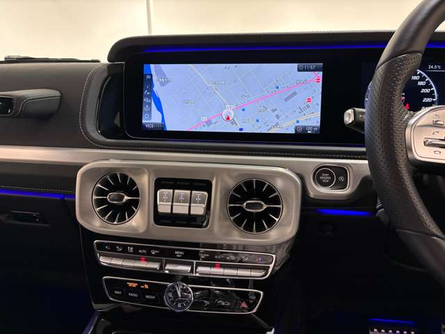 Mercedes-Benz G-Class 8
