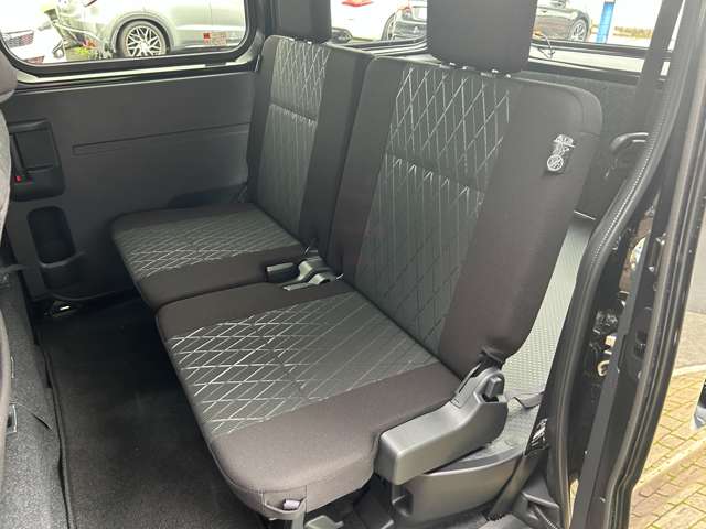 Daihatsu Atrai 12