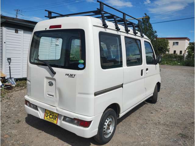Daihatsu Hijet Cargo 11