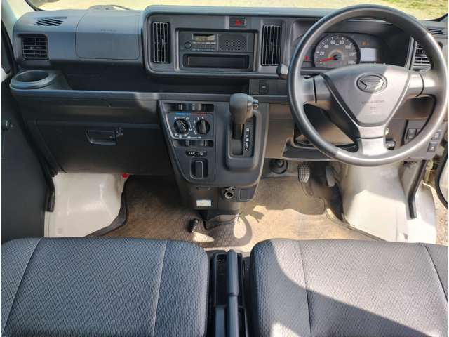 Daihatsu Hijet Cargo 4