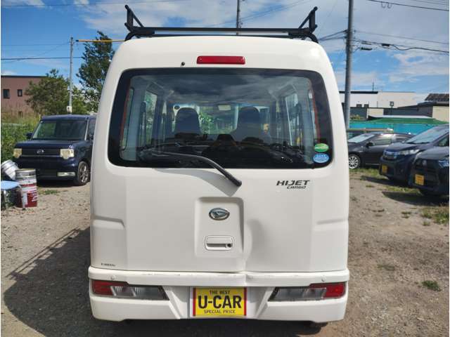 Daihatsu Hijet Cargo 10