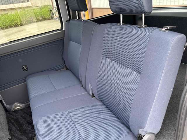 Daihatsu Hijet Cargo 12