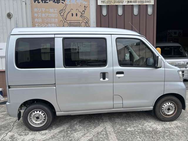Daihatsu Hijet Cargo 4