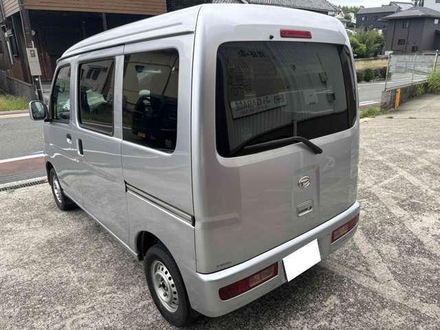 Daihatsu Hijet Cargo 6