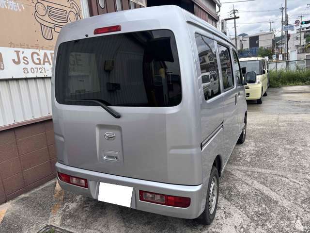 Daihatsu Hijet Cargo 7