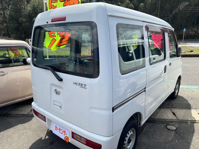 Daihatsu Hijet Cargo 4