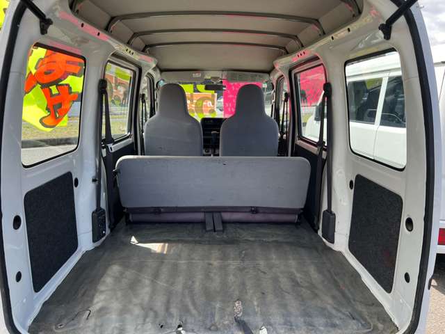 Daihatsu Hijet Cargo 9
