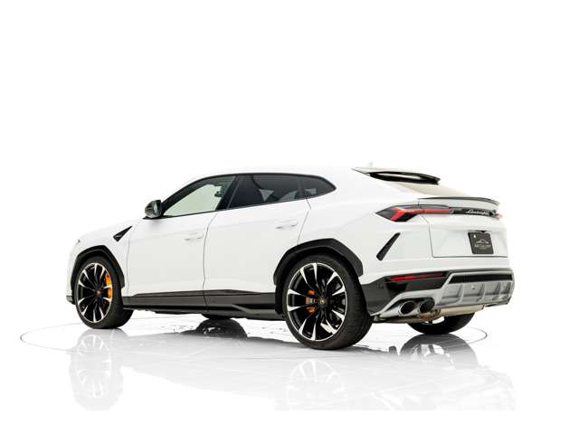 Lamborghini ウルス 5