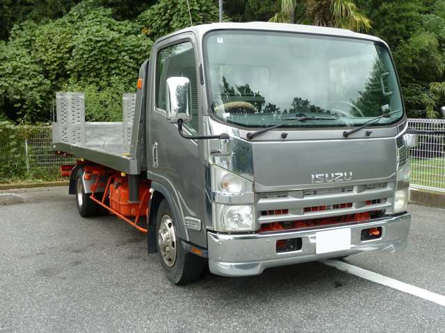 Isuzu Elf 3