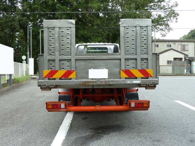 Isuzu Elf 6