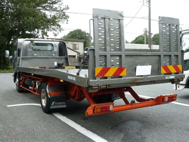 Isuzu Elf 7