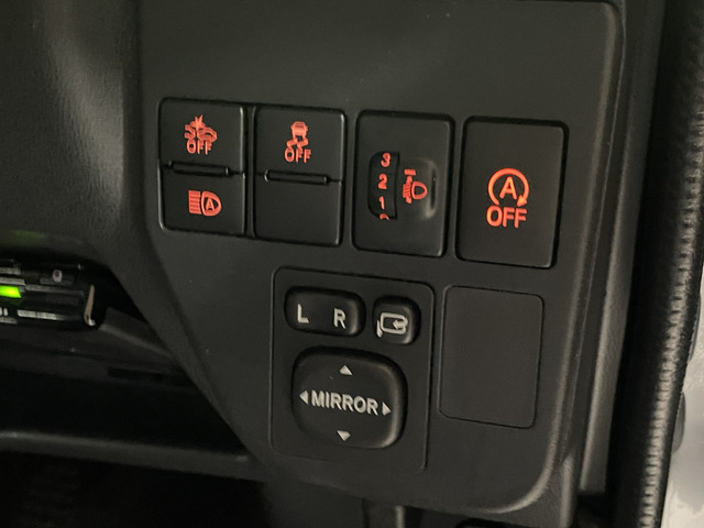 Toyota Pixis Van 10