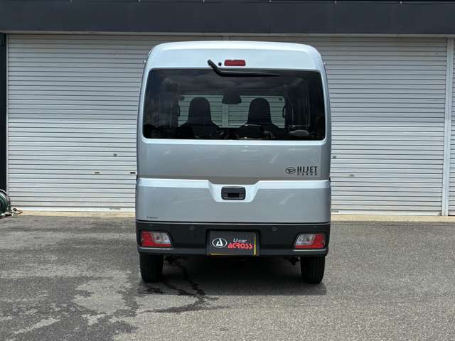 Daihatsu Hijet Cargo 8
