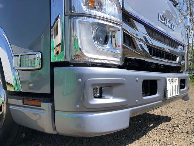 Isuzu Elf 6