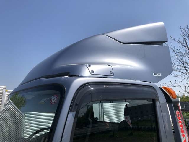 Isuzu Elf 8