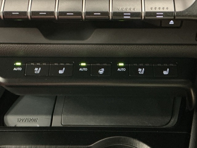 Lexus UX 12