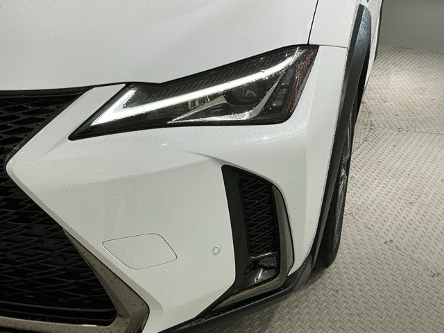 Lexus UX 7