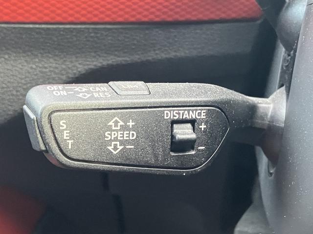 Audi Q2 8