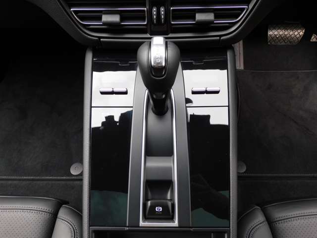 Porsche Macan 9