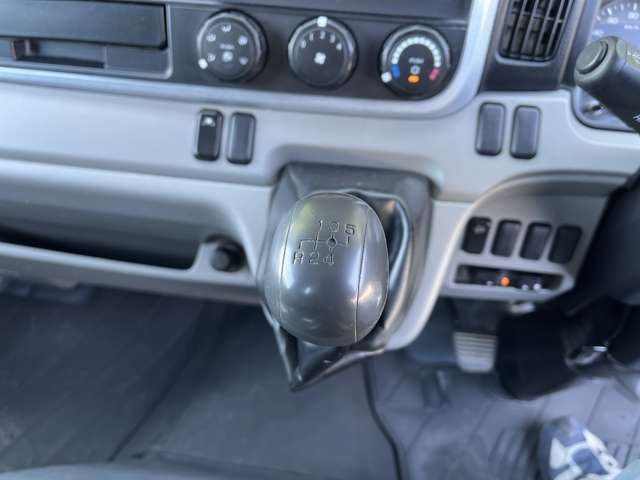 Mitsubishi Fuso Canter 12