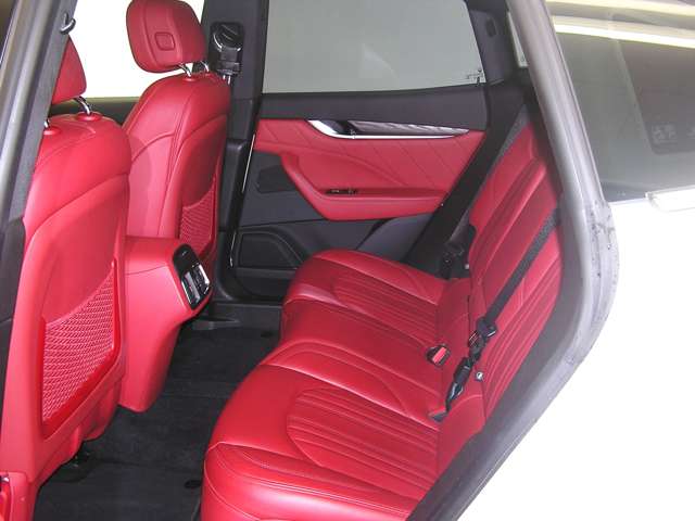 Maserati Levante 11