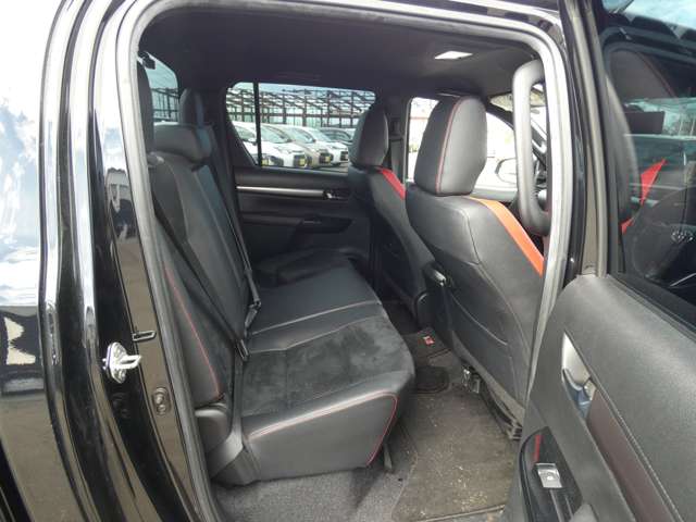 Toyota Hilux 11