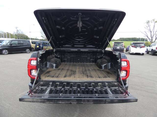 Toyota Hilux 9