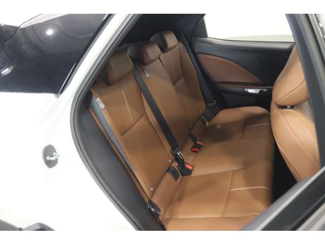 Lexus LBX 11