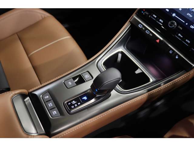 Lexus LBX 12