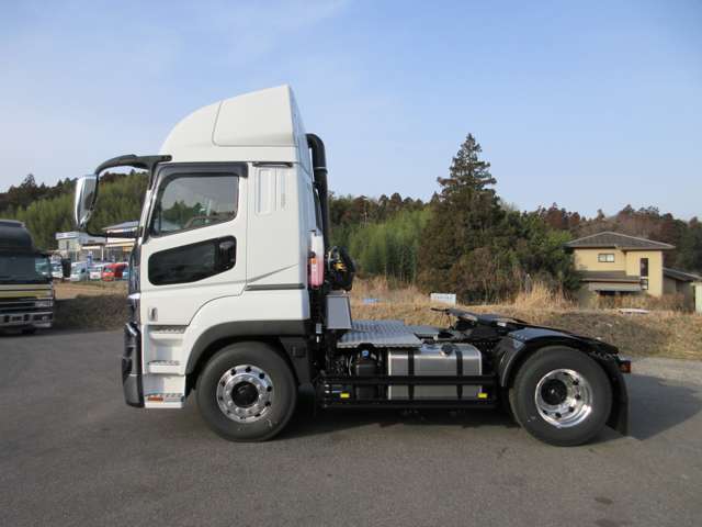 Mitsubishi Fuso Super Great 5